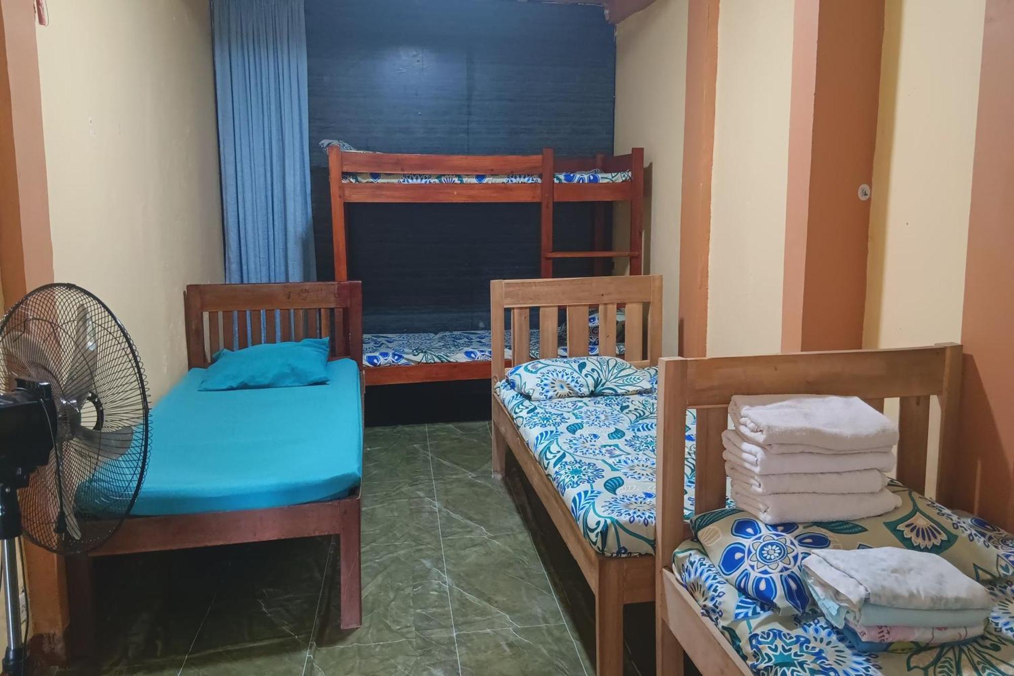 Larosa Hostel Puerto Princesa Exteriör bild