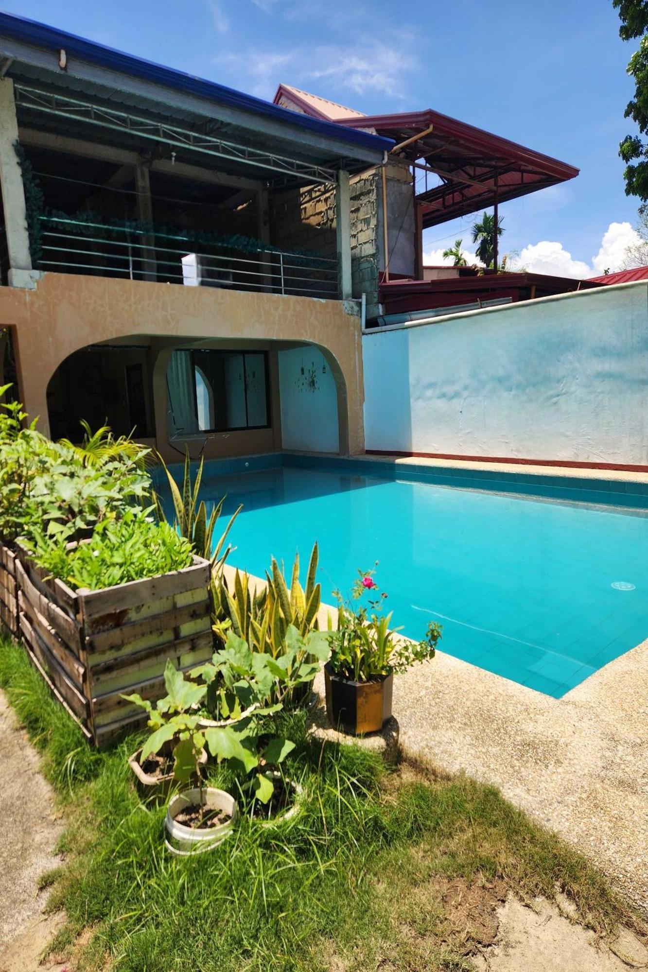 Larosa Hostel Puerto Princesa Exteriör bild